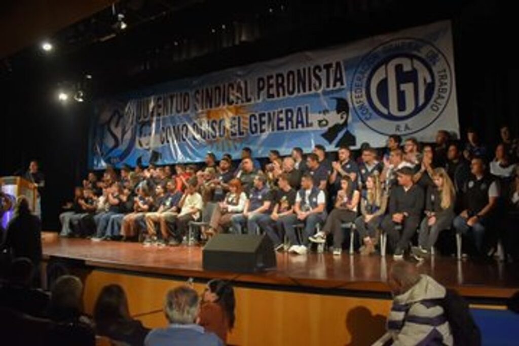 Sebastián Maturano reasumió al frente de la Juventud Sindical Peronista