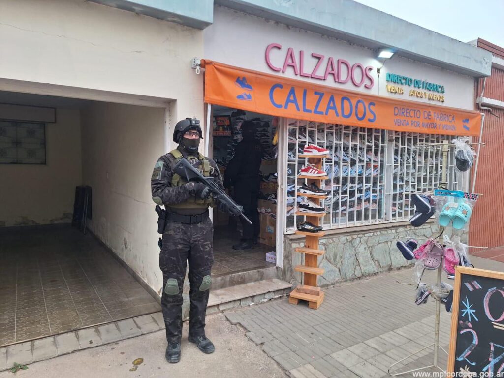 BELL VILLE: UTILIZABA LOCALES COMERCIALES COMO FACHADA PARA LA VENTA DE COCAÍNA Y FUE DETENIDO POR LA FPA