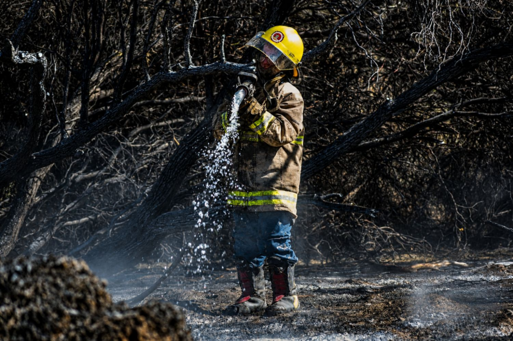 Incendios en Cafayate: siguen los trabajos con dos aviones hidrantes y la Ruta 68 está habilitada