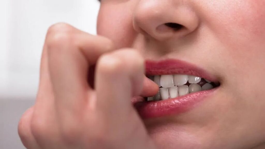 Cuál es el significado oculto de comerse las uñas según la psicología