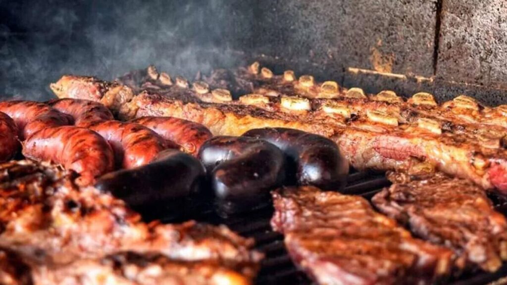 Esta escapada es ideal para los amantes del asado y la gastronomía: a cuánto está de Buenos Aires