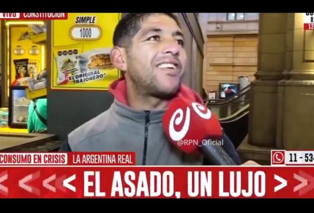 Imperdible momento en Crónica: un chatarrero pidió “que se vaya Milei” y otro hombre pasó gritando “Adorni, préstame el pendrive”