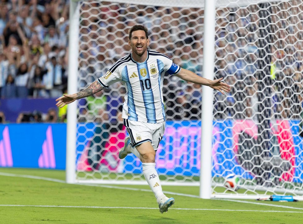 Messi quedó a seis goles del récord: quiénes son los únicos jugadores con más tantos de tiro libre