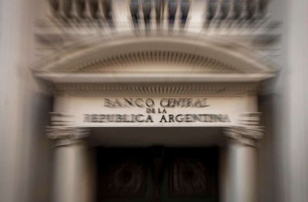 Se difunde el REM: el mercado vuelca sus proyecciones sobre inflación, dólar y otras variables macroeconómicas