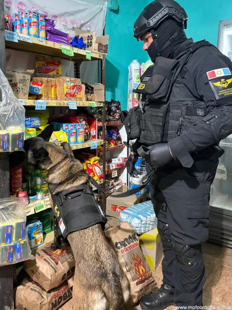 COSQUÍN: TRAS DENUNCIAS ANÓNIMAS, FPA DETUVO A DOS SUJETOS POR VENTA DE DROGAS