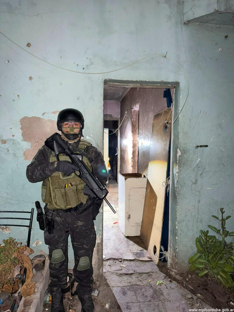 VILLA NUEVA: FPA REALIZÓ UN ALLANAMIENTO Y SECUESTRÓ COCAÍNA