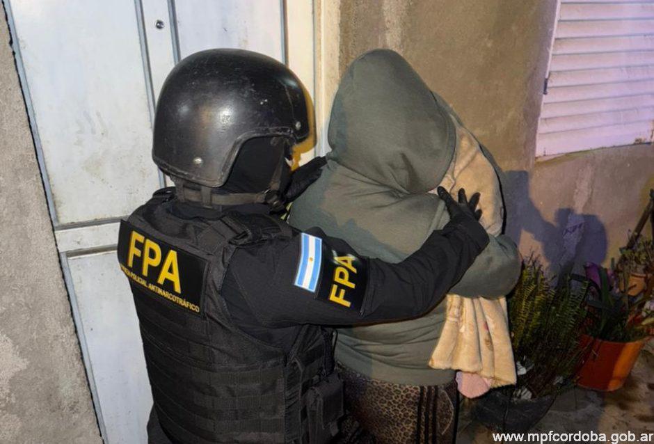 FPA DETUVO A UNA PAREJA Y SECUESTRARON ESTUPEFACIENTES EN CÓRDOBA
