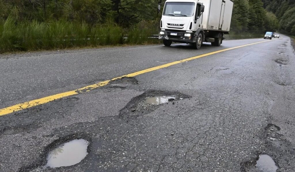 Fallo judicial: ordenan arreglos "inmediatos" en la Ruta 40 tras presentación del gobernador Weretilneck