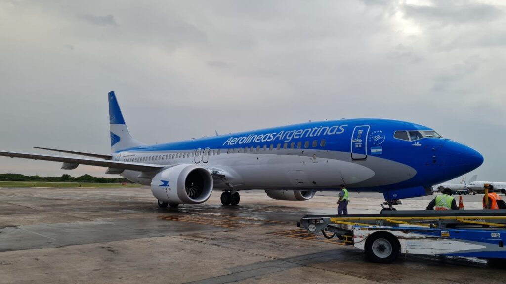 UN nuevo Boeing 737 Max cero kilómetros se suma a la flota de Aerolíneas Argentinas