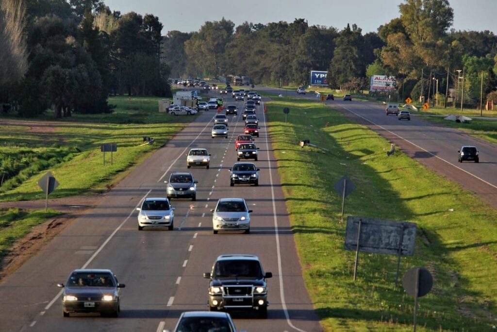 Fin de semana largo: cómo evitar Ruta 2 y el tránsito para ir a Mar del Plata