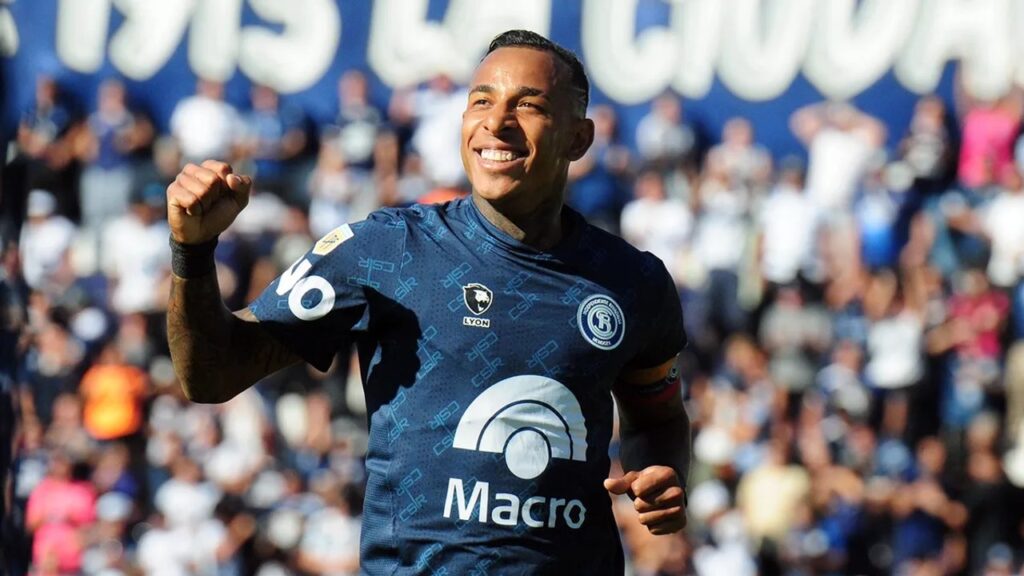 Villa se despidió de Independiente Rivadavia en redes sociales