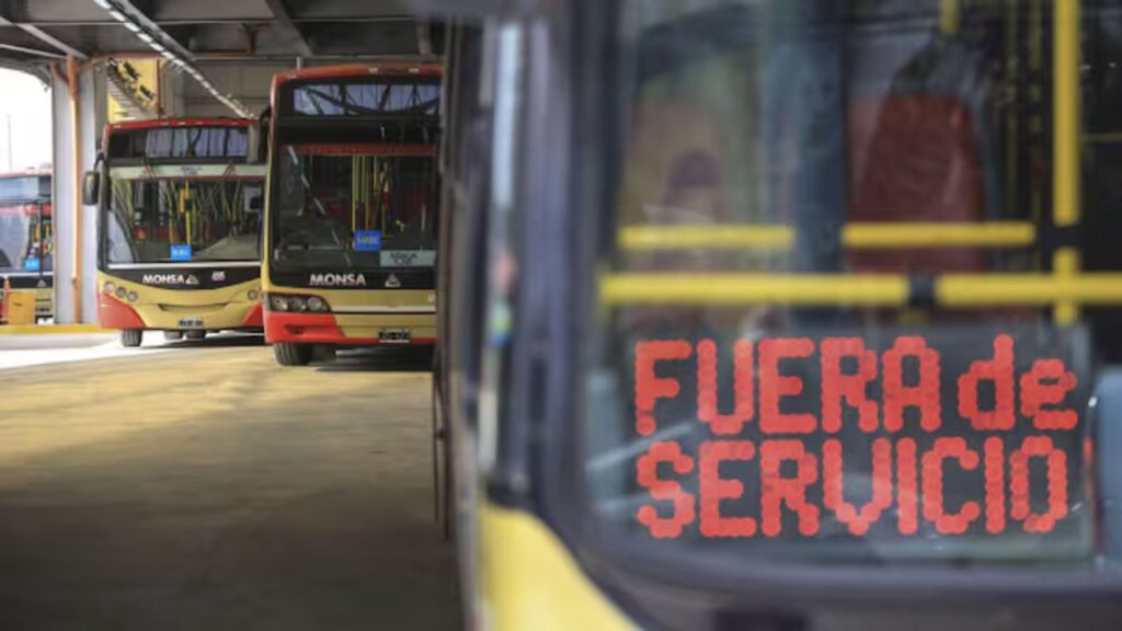 Anuncian paro de colectivos: cuándo será y qué exige la UTA para levantarlo
