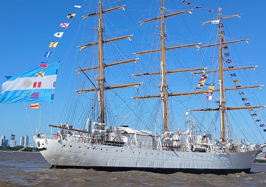 La Fragata Libertad completó su 53° viaje y desató la emoción en Buenos Aires