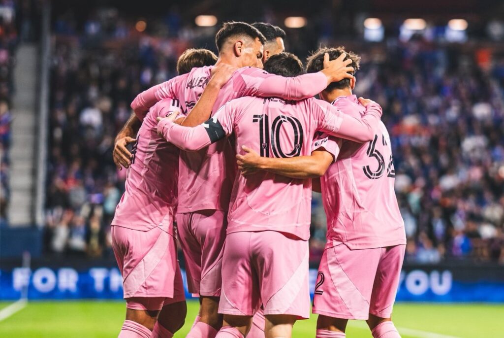 Golazo de cabeza y triple asistencia de Lionel Messi en semifinales de Conferencia Este