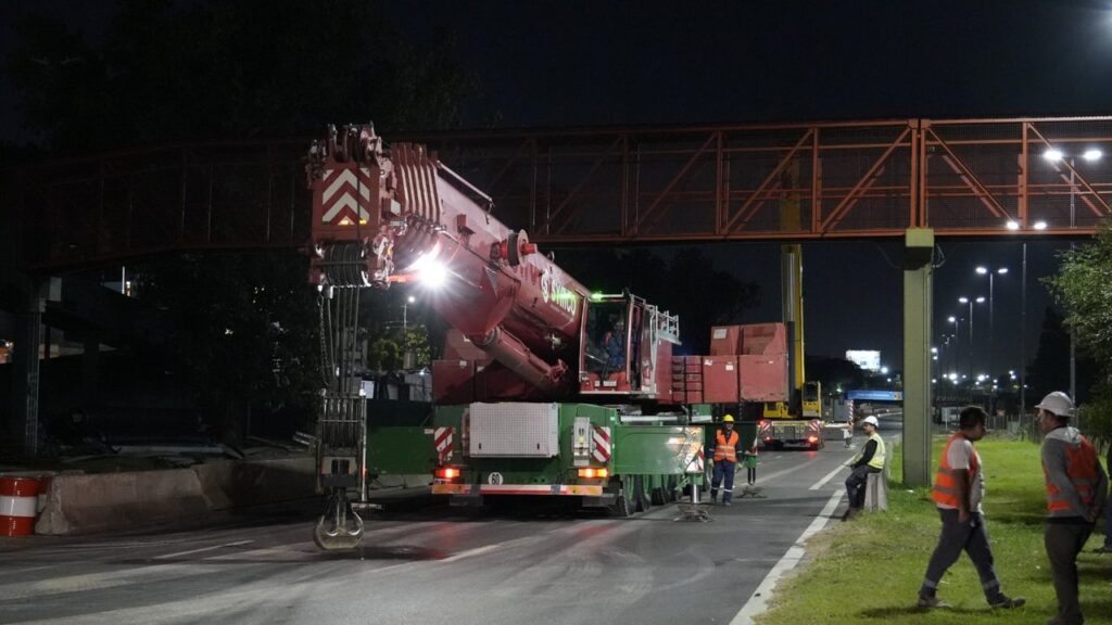 Cierran por tres noches la Autopista Dellepiane para montar un puente