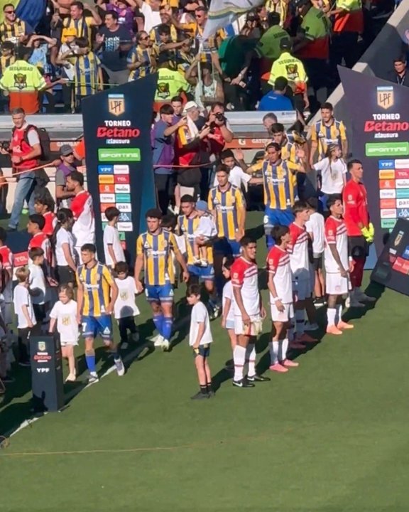 Agremiados cuestionó el pasillo de espaldas y pidió “respeto y juego limpio”