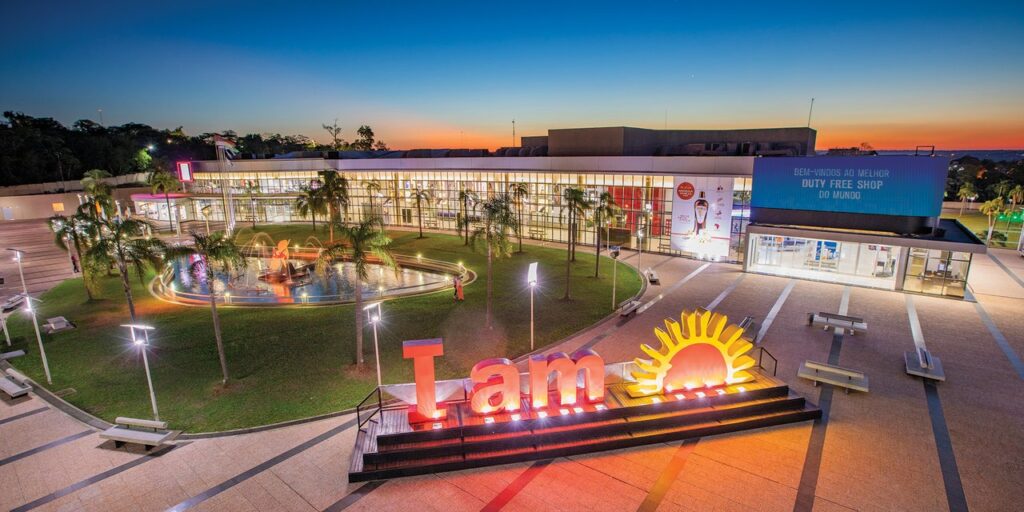 Debe pedir permiso para salir del país el dueño del Duty Free de Iguazú