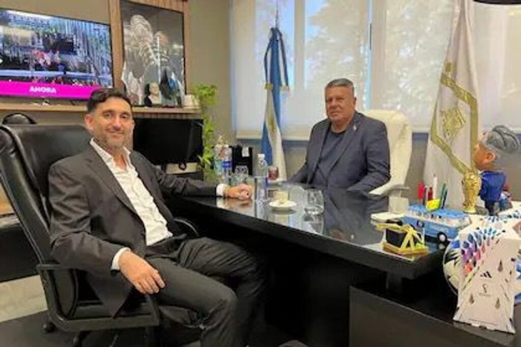 Entre el PDF y la financiera, Chiqui Tapia ante sus días más complicados en AFA