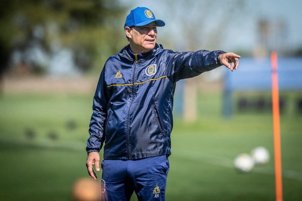 Holan aseguró que “le bajan el precio” a Rosario Central porque “es del interior"
