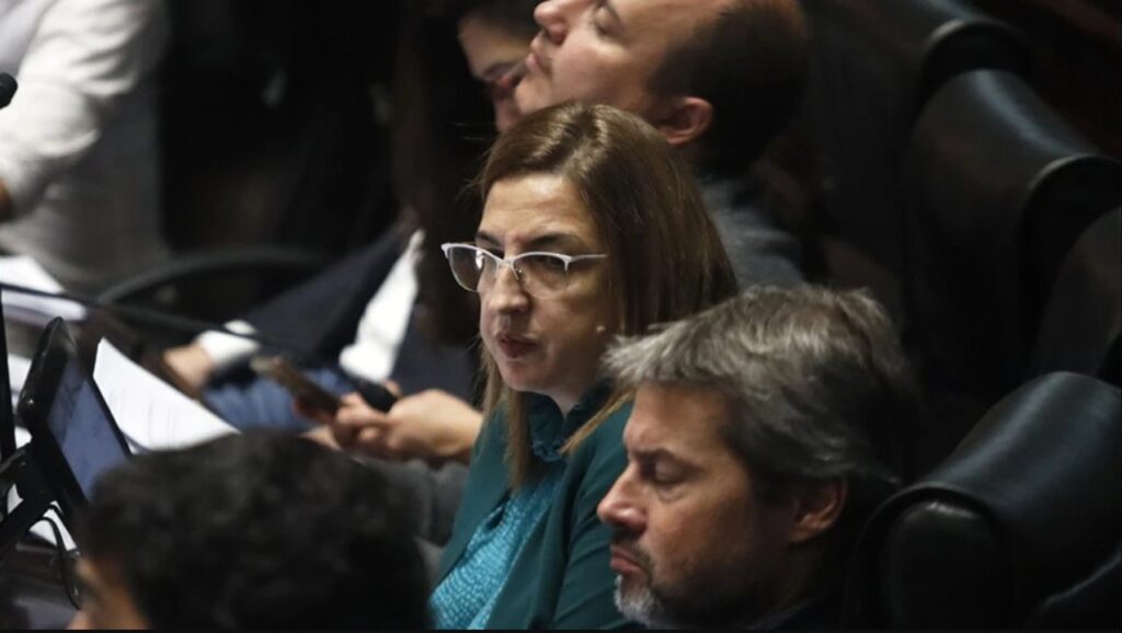 “Garabateado a mano y a escondidas”: el mensaje del PJ porteño a Jorge Macri por el Presupuesto