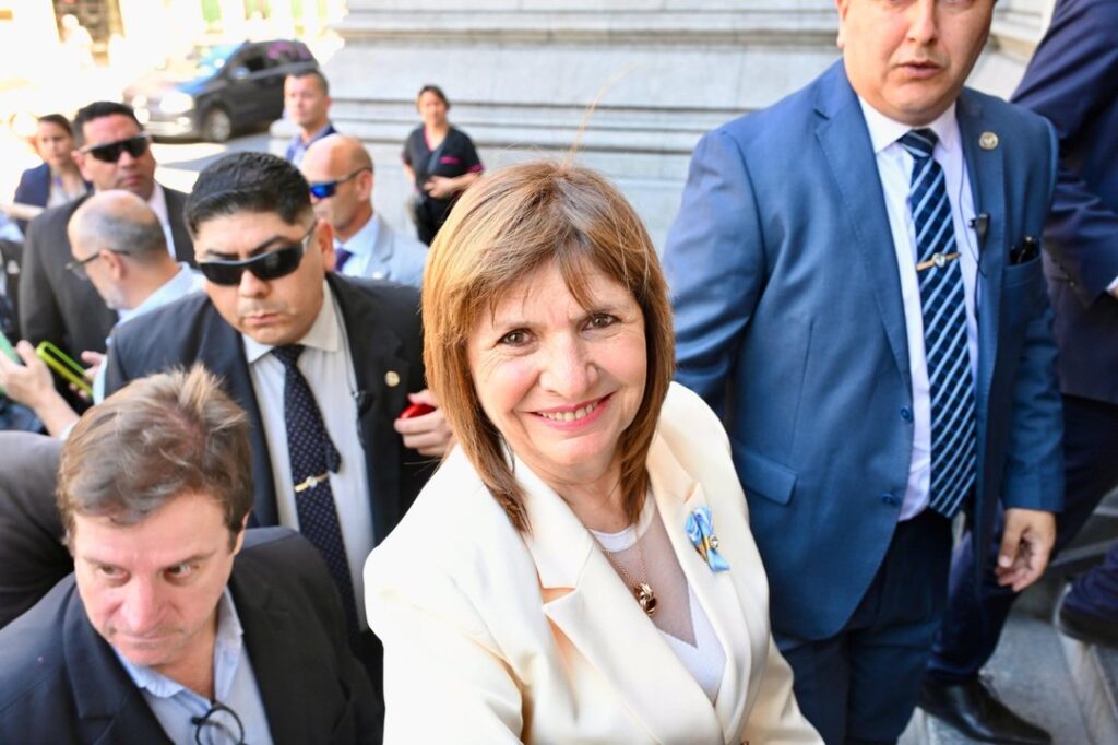 Bullrich comparó a Chiqui Tapia con un “gerente de la pobreza” y a los clubes con “piqueteros”