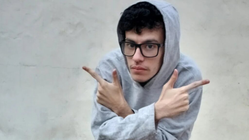 Quién es el joven que pide a sus padres que lo mantengan porque no quería nacer