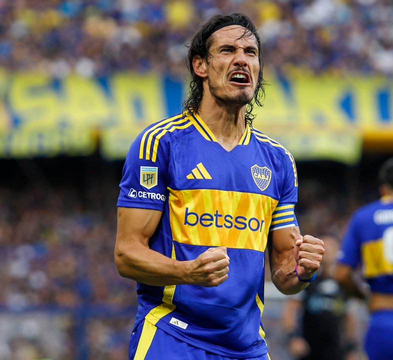 Cavani no entrenó a la par de sus compañeros a días del Superclásico