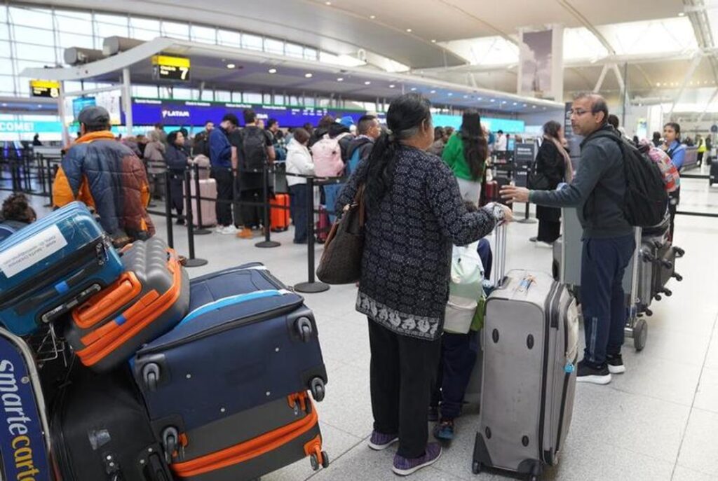 Estados Unidos reducirá en un 10% el tráfico aéreo en 40 ubicaciones por cierre del Gobierno