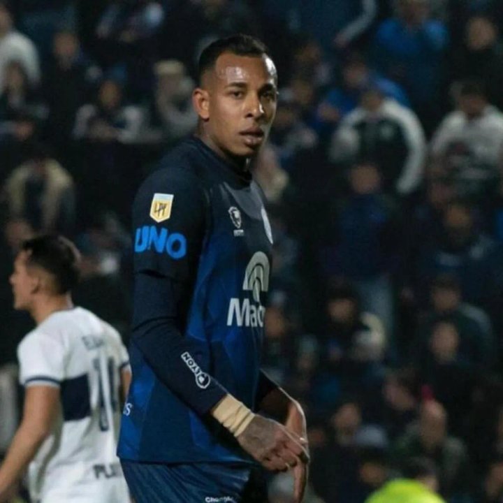 Sebastián Villa, campeón con Independiente Rivadavia, desata un cruce por su condena por violencia de género