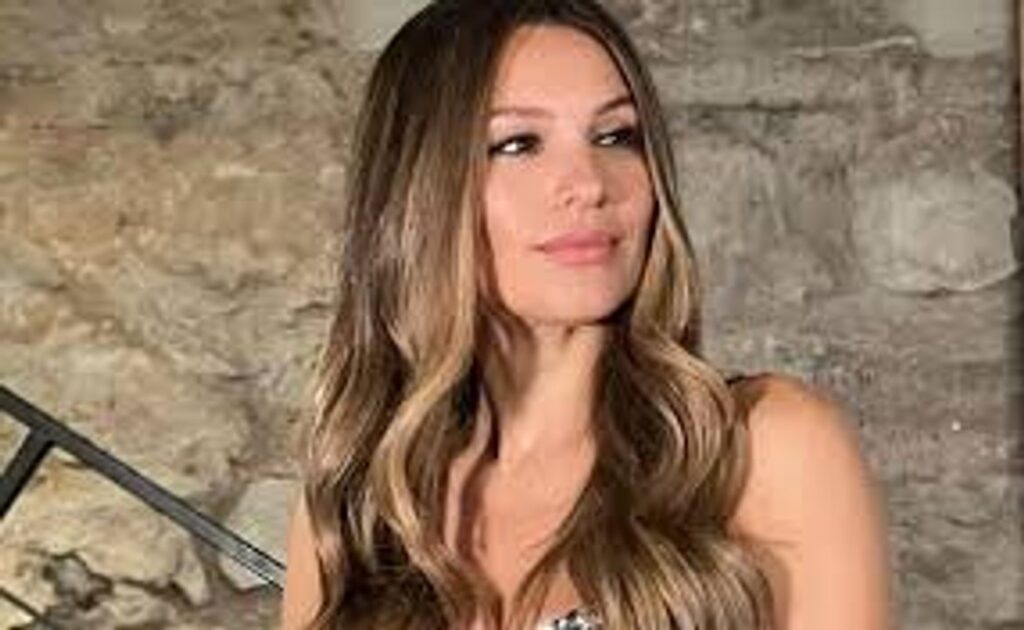 La fría (y casi nula) despedida de Pampita en el último programa de Los 8 Escalones