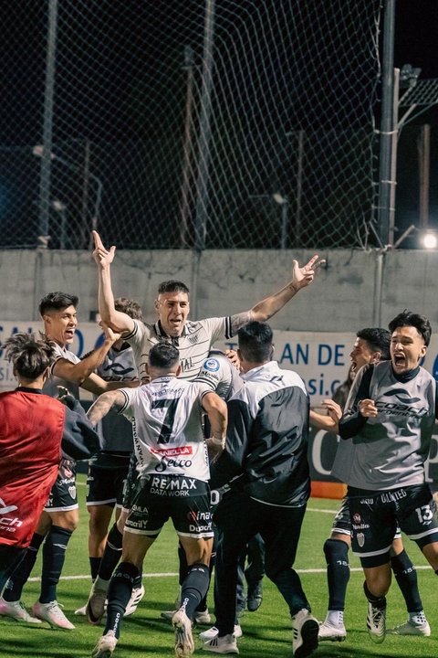 Estudiantes venció a Estudiantes de Río Cuarto y viaja a Córdoba con ventaja en la semifinal del Reducido