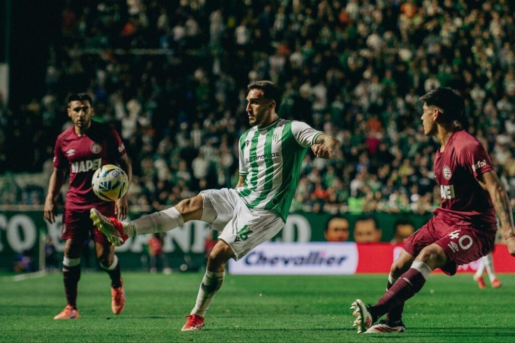 Cómo ver en vivo Banfield vs Aldosivi: horario y formaciones