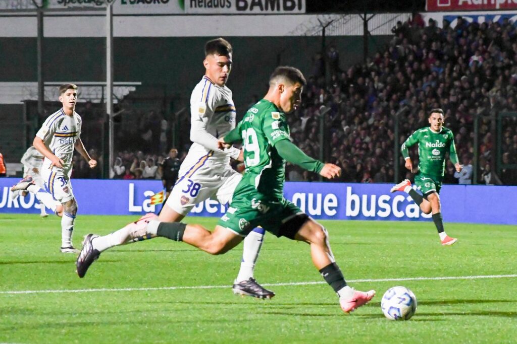 Cómo ver en vivo Sarmiento de Junín vs Instituto: horario y formaciones
