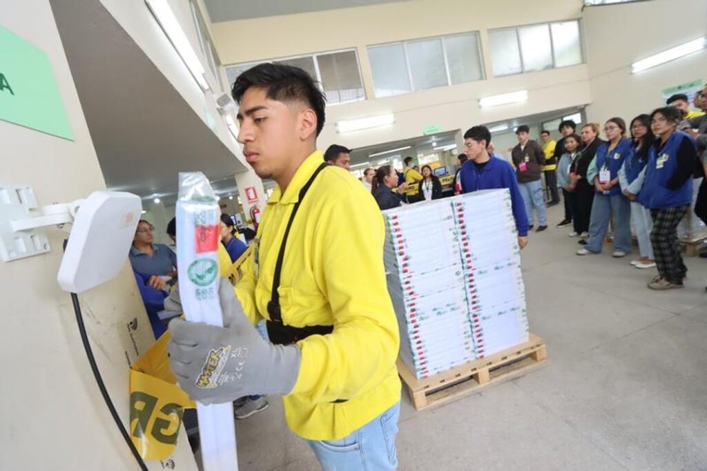 Consejo Electoral de Ecuador realiza simulacro para consulta popular y referendo del 16 de noviembre