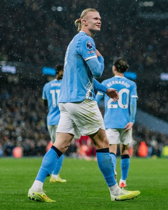 Manchester City goleó al Liverpool y lo pone presión al Arsenal en la Premier League