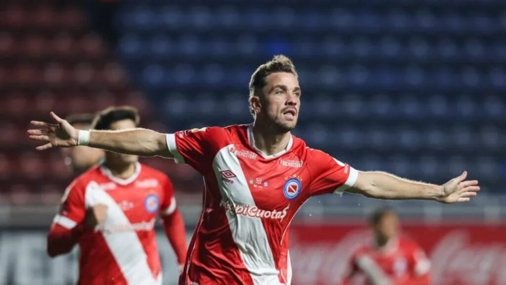 Cómo ver en vivo Argentinos Juniors vs Belgrano: horario y formaciones