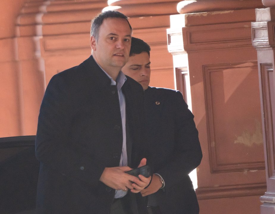 Pese a los anuncios, el Gobierno redefine el organigrama de Jefatura de Gabinete