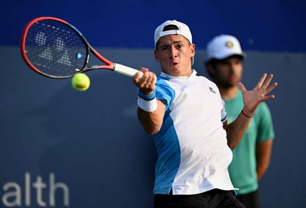 Sebastián Báez perdió en primera ronda del Challenger de Montevideo y cierra un 2025 para el olvido