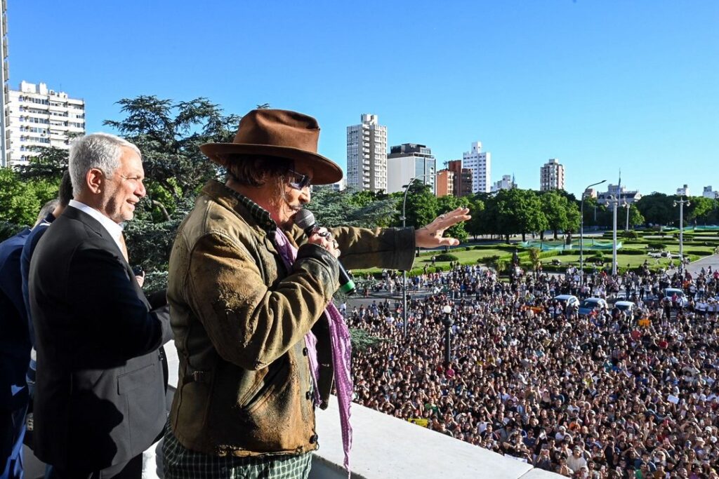Johnny Depp fue declarado Visitante Ilustre de La Plata: “Esta ciudad es una mina de oro cultural”