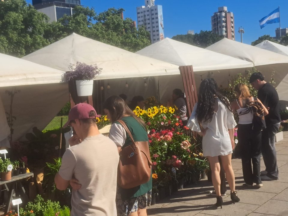 Guía rápida de “La Plata en Flor 2025”: horarios, atracciones y qué ver en Plaza Moreno