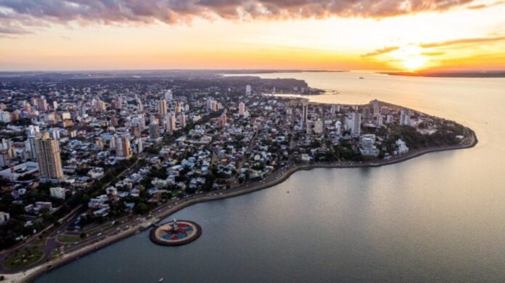 “El Paraná” de fiesta: una ciudad se adelanta al verano con expo y música