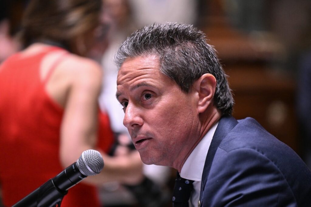 Sánchez Zinny brindó su informe en la Legislatura porteña: obras, movilidad y subte