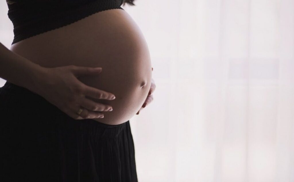 La merma del 44% en la natalidad en CABA trae la motosierra bajo el brazo y amputará jardines de infantes