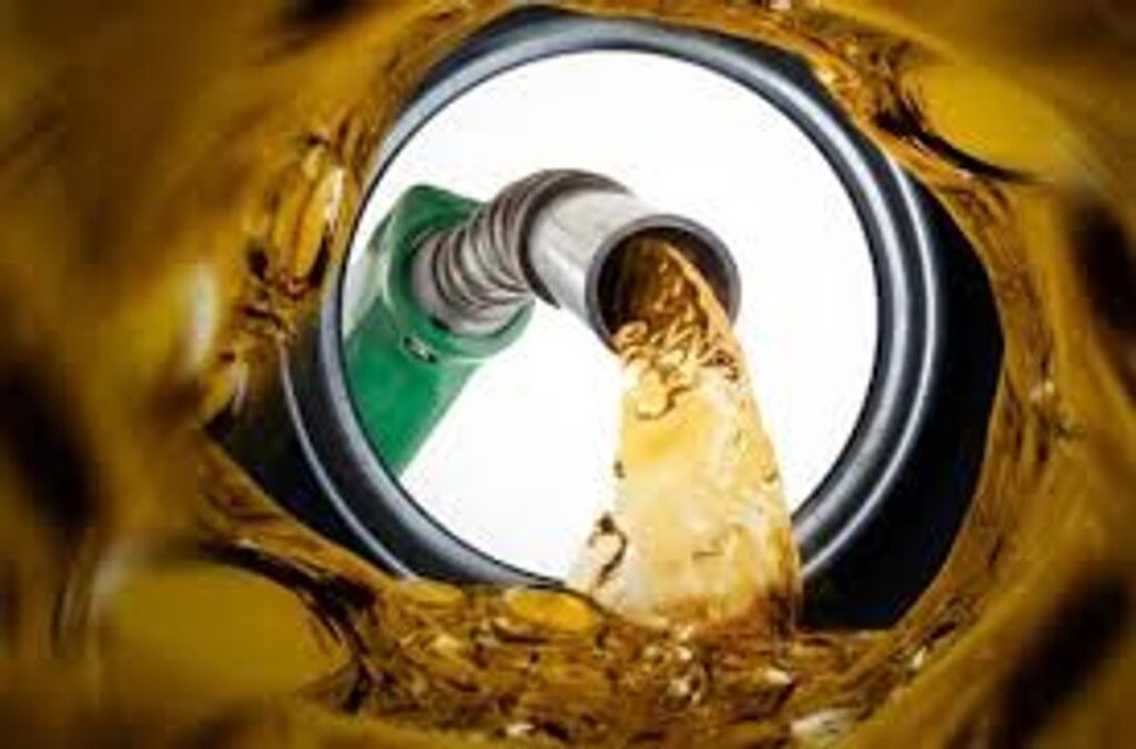 El consumo de diésel en Bolivia cayó un 50 por ciento tras el fin de los subsidios