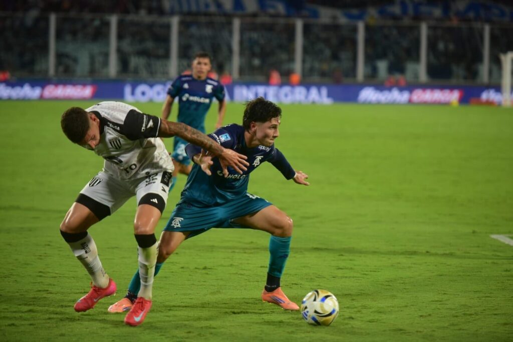 Dávila y otros niveles altos: el 1×1 de Talleres en la victoria sobre Gimnasia (M) en el Kempes
