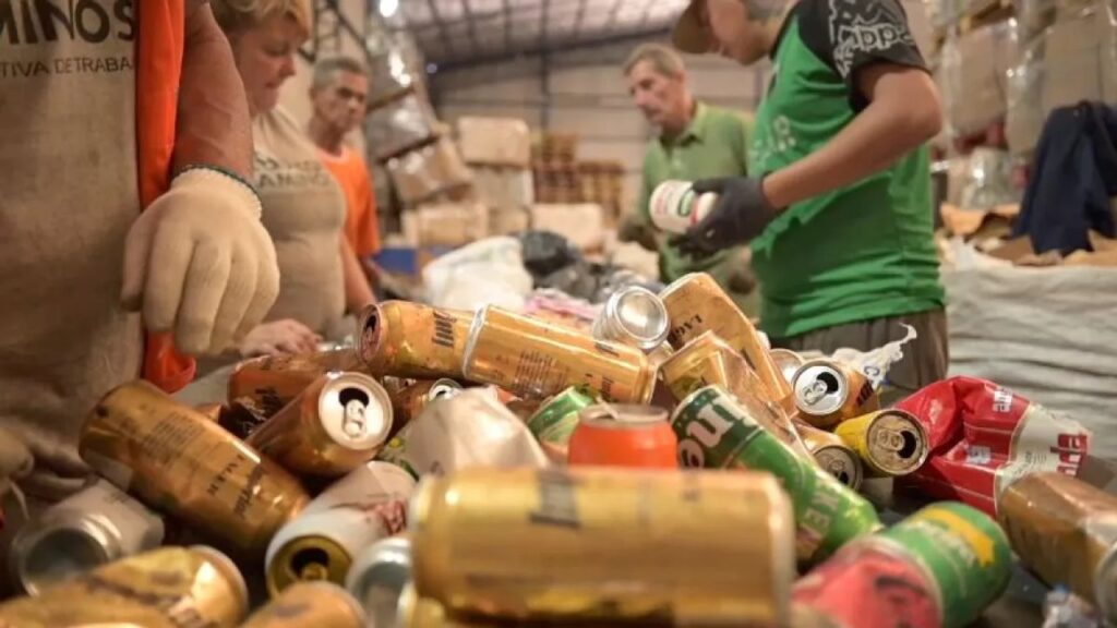 Cuáles son las ventajas de reciclar el aluminio y cómo se hace en la industria