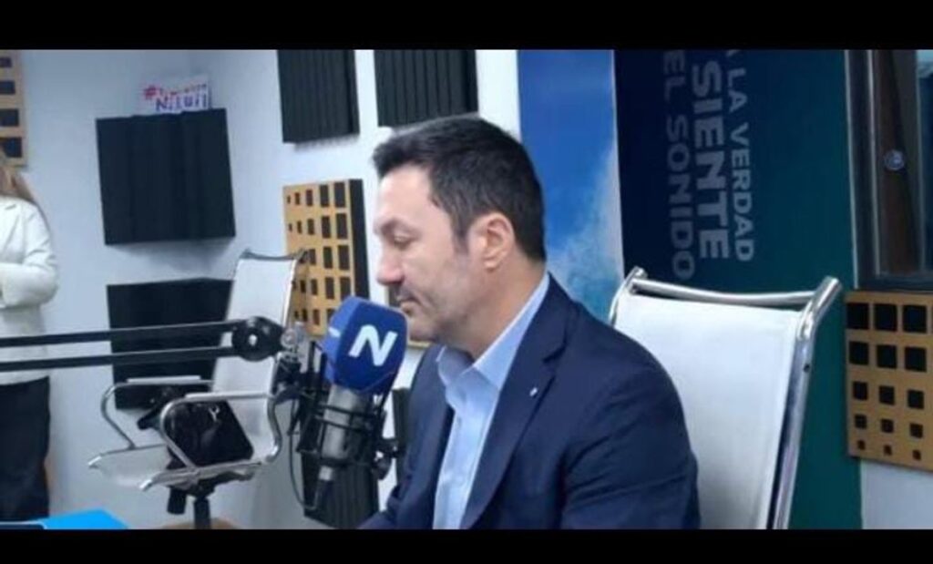 Acorralado en una entrevista, Luis Petri zigzagueó en vivo y contradijo la versión de Bullrich