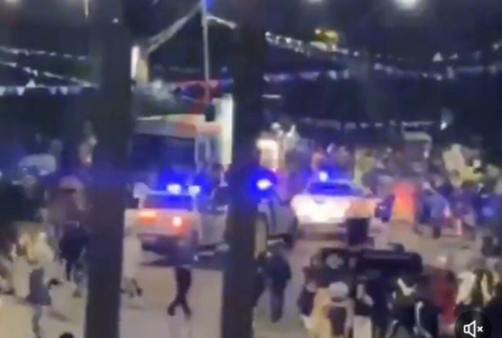 Caos y descontrol en el carnaval de Mar del Plata: policías, corridas y patadas en plena calle