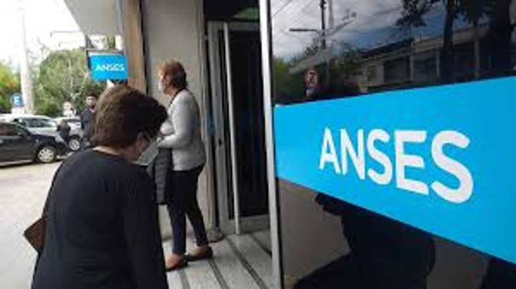 Quiénes quedan excluidos de la Ayuda Escolar de ANSES en 2026 y por qué