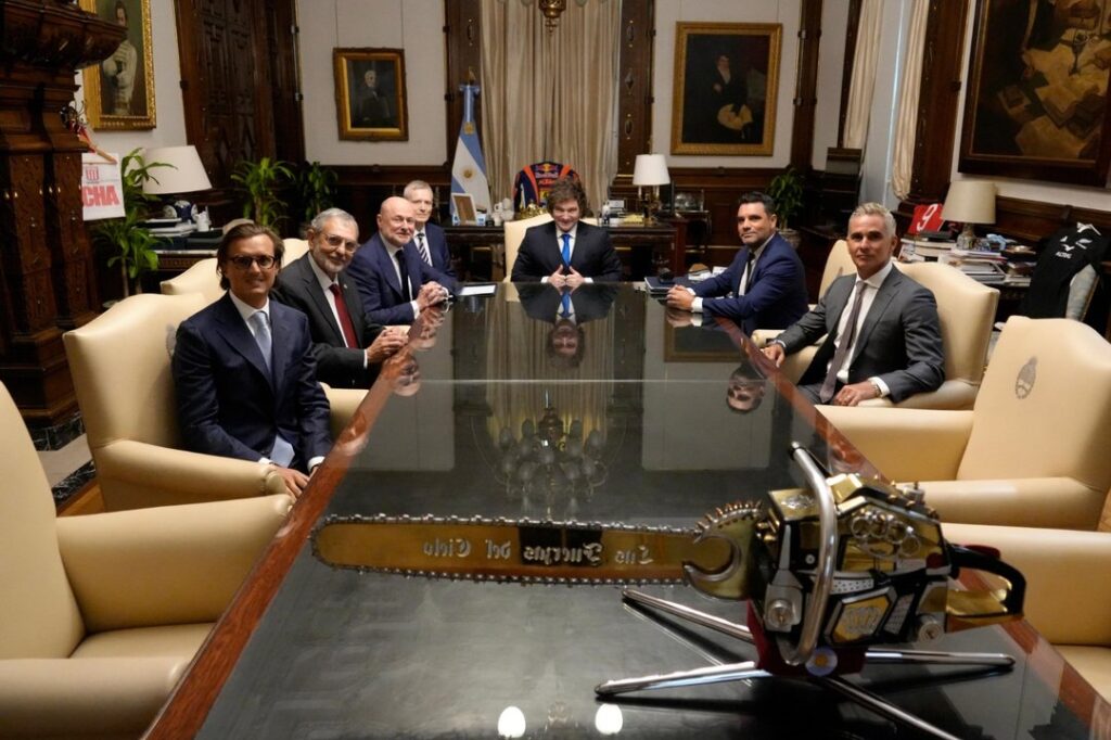 Milei se reunió con la cúpula de una firma de productores de artículos de lujo